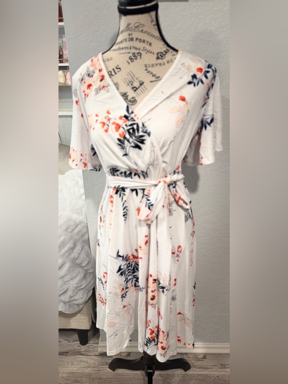 Amazon White Floral Flutter Sleeve Maternity Wrap Dress Crossover V-Neck Medium - Picture 2 of 6